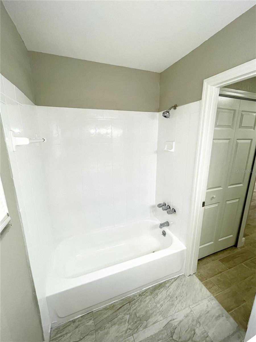 Image 16 of 23 For 8310 Croton Avenue