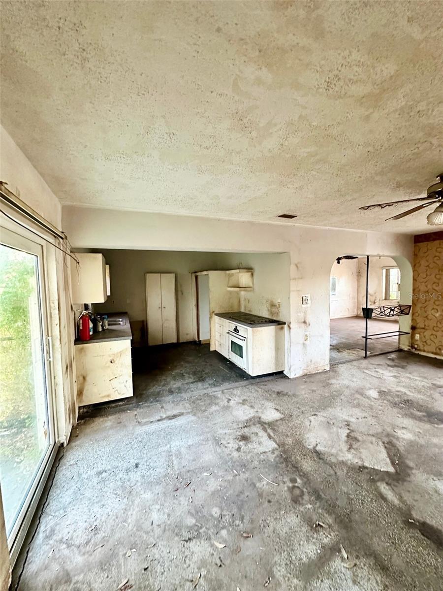 Image 4 of 5 For 4566 28th Avenue N