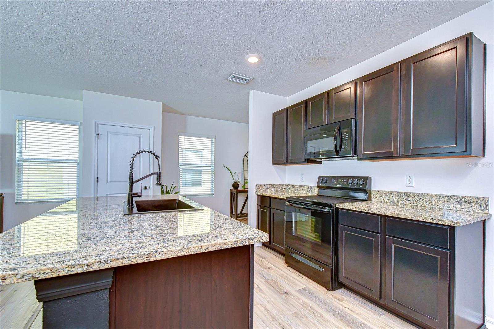 Image 13 of 77 For 11019 Leland Groves Dr