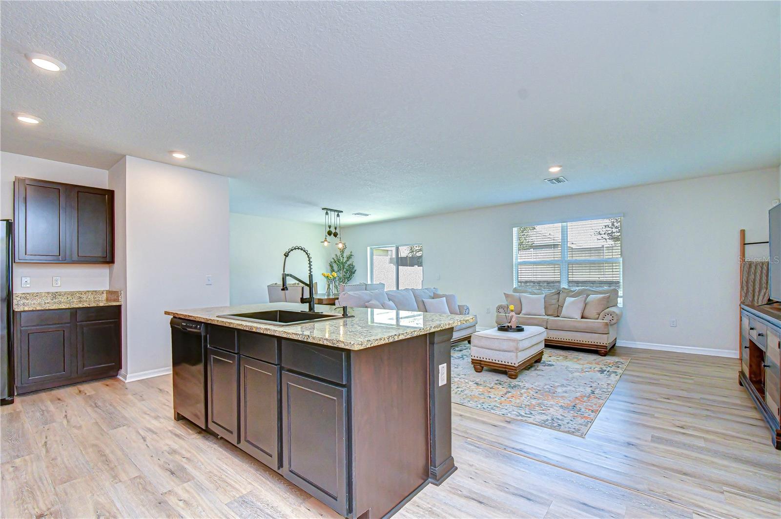 Image 17 of 77 For 11019 Leland Groves Dr