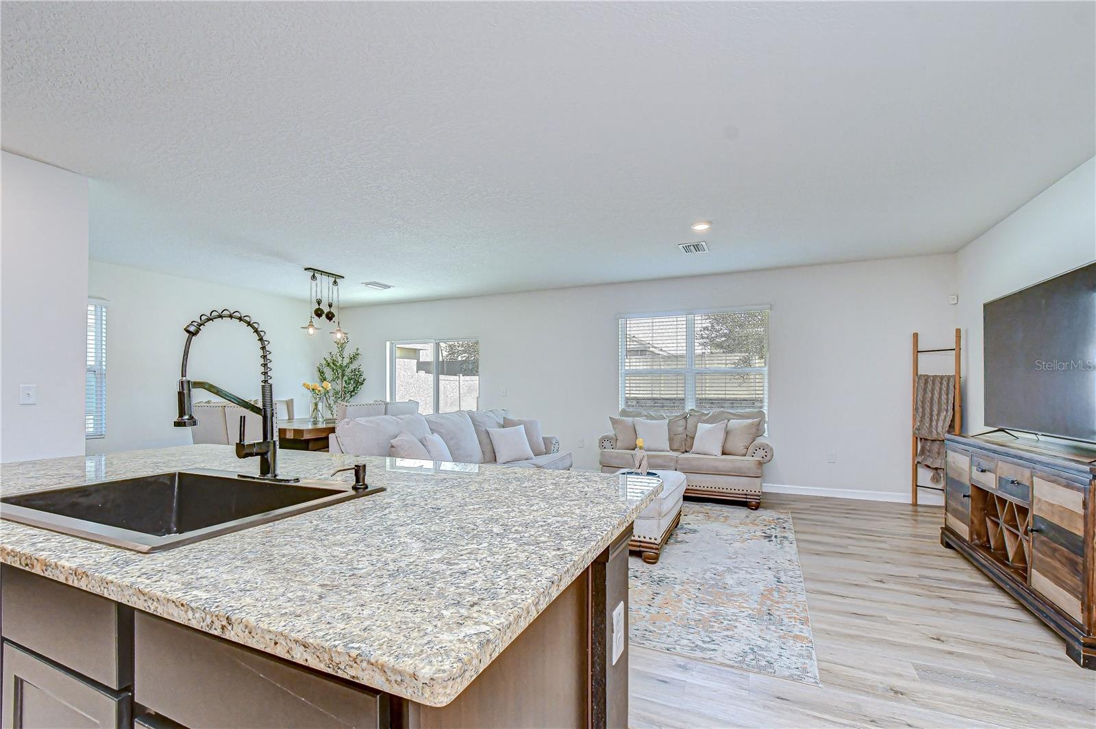 Image 18 of 77 For 11019 Leland Groves Dr