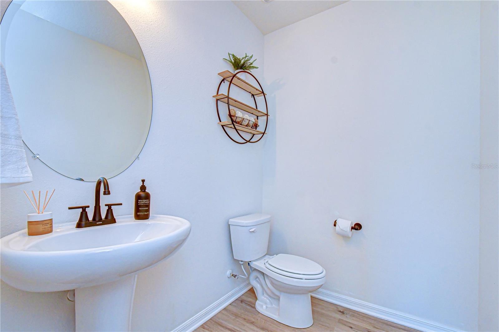 Image 20 of 77 For 11019 Leland Groves Dr