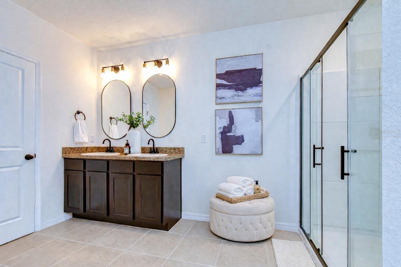 Image 23 of 77 For 11019 Leland Groves Dr