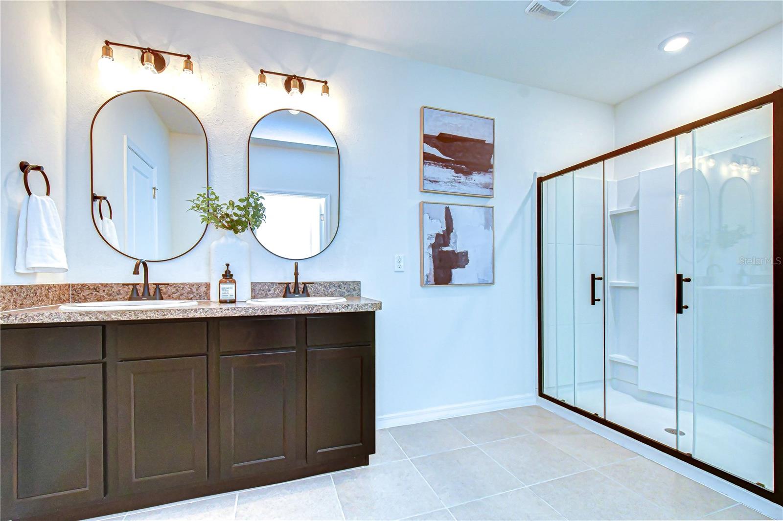 Image 26 of 77 For 11019 Leland Groves Dr