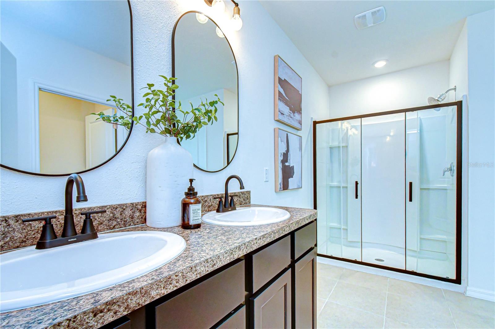 Image 27 of 77 For 11019 Leland Groves Dr