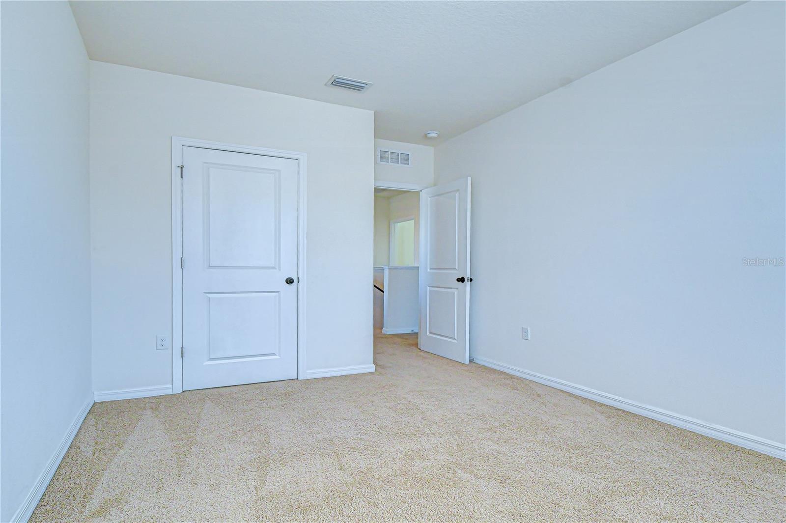 Image 35 of 77 For 11019 Leland Groves Dr