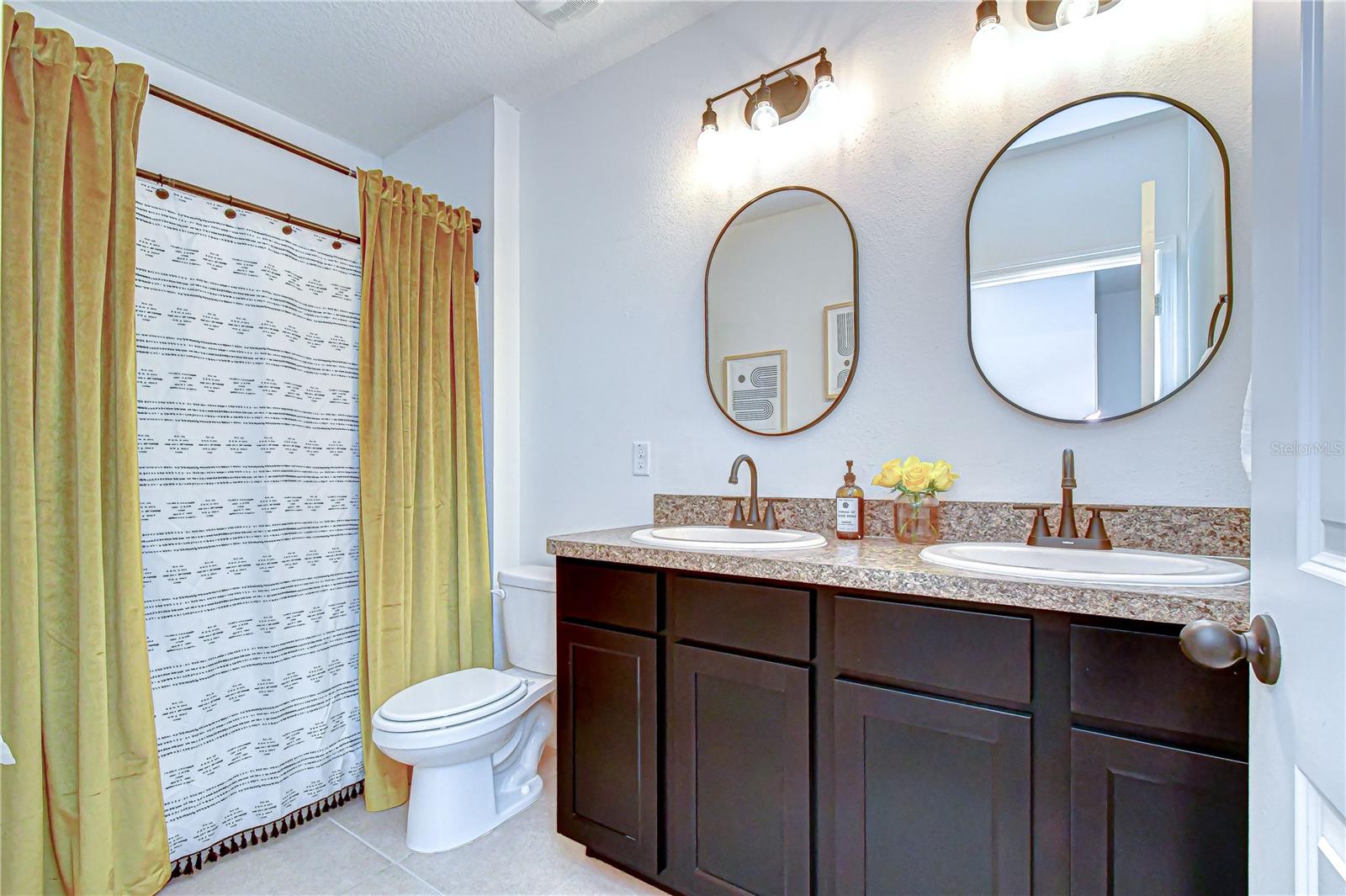 Image 39 of 77 For 11019 Leland Groves Dr