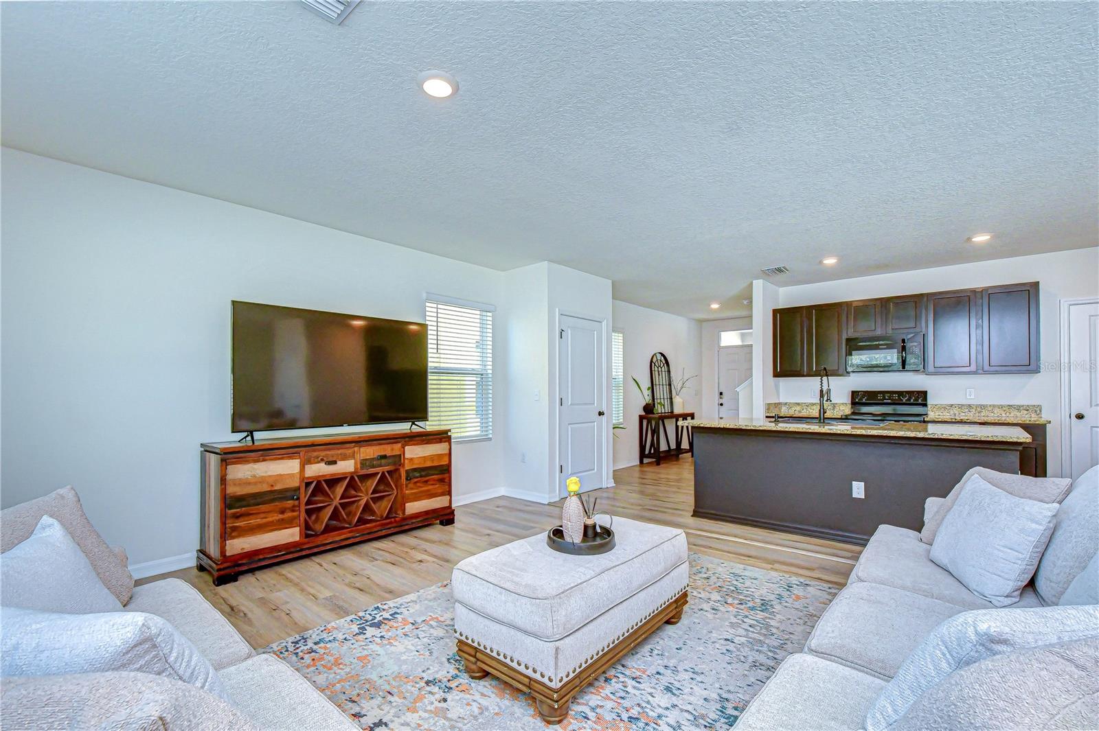 Image 4 of 77 For 11019 Leland Groves Dr