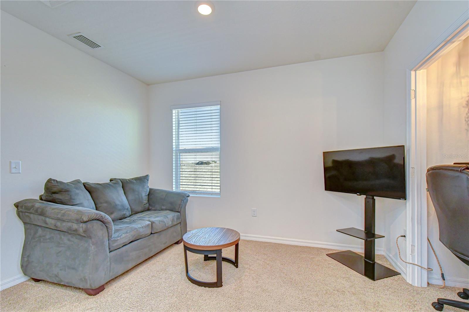 Image 41 of 77 For 11019 Leland Groves Dr