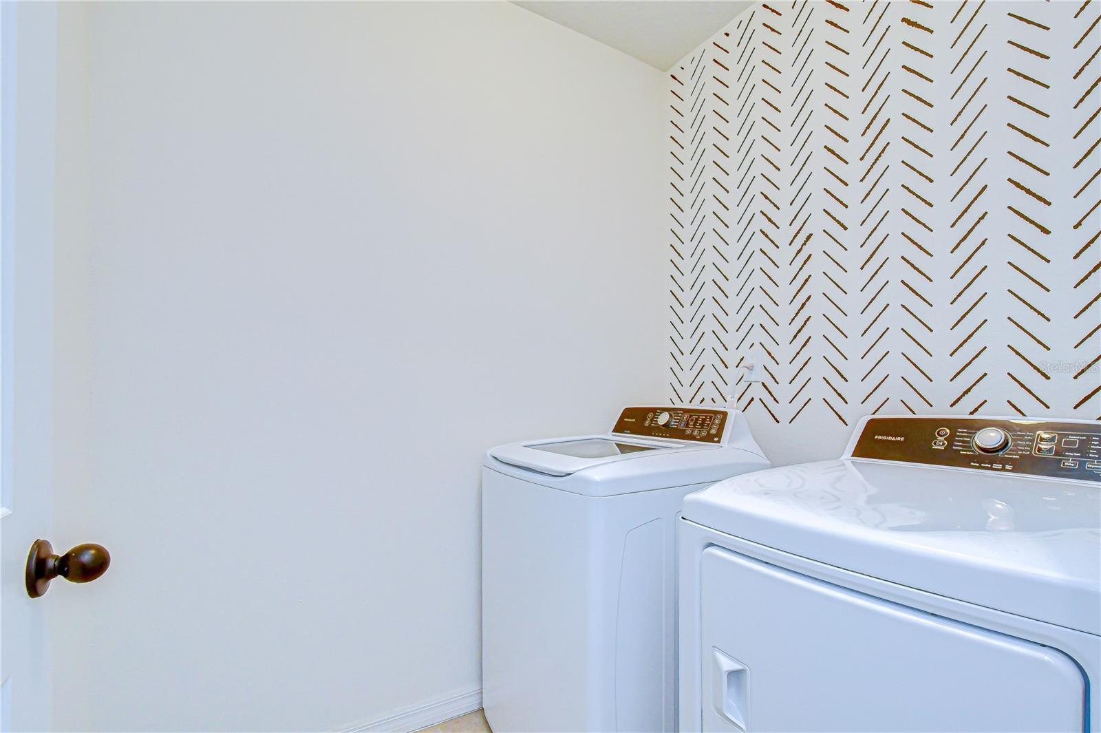 Image 43 of 77 For 11019 Leland Groves Dr