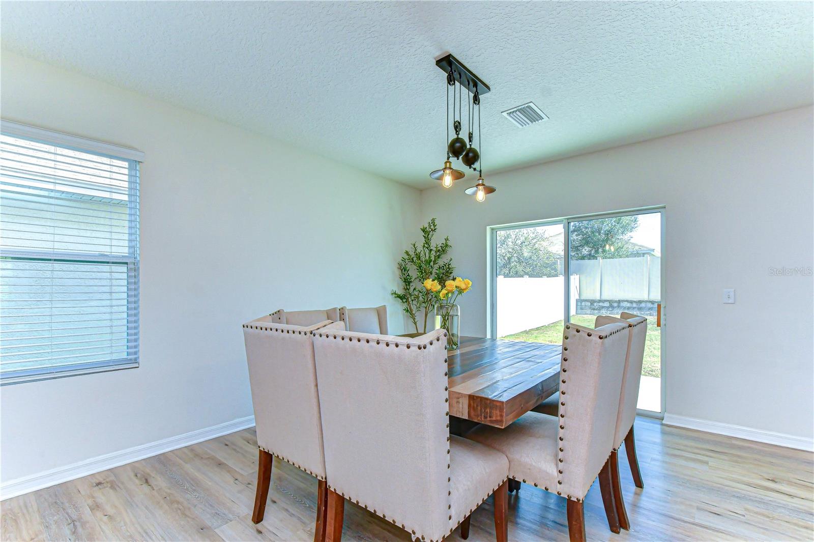 Image 7 of 77 For 11019 Leland Groves Dr