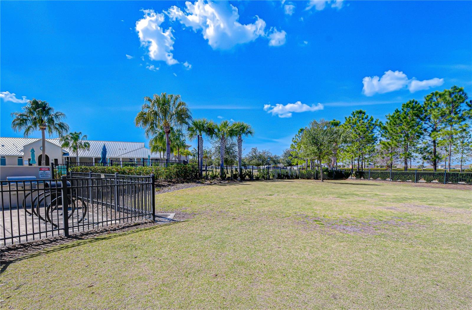 Image 71 of 77 For 11019 Leland Groves Dr