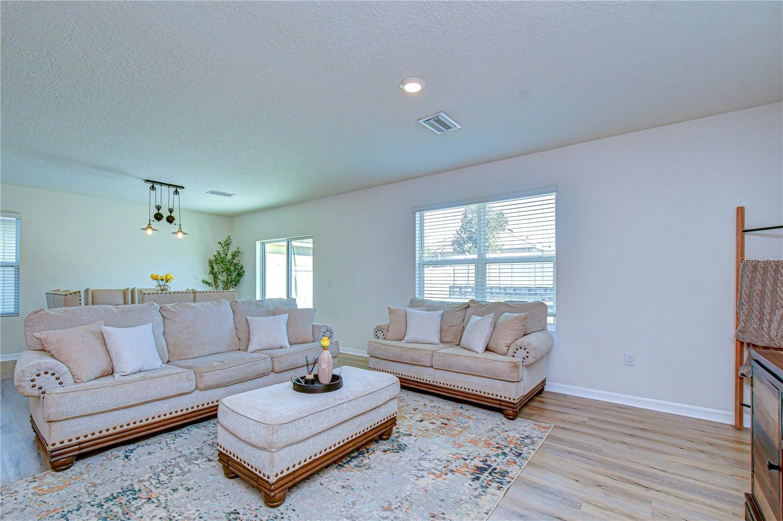 Image 8 of 77 For 11019 Leland Groves Dr