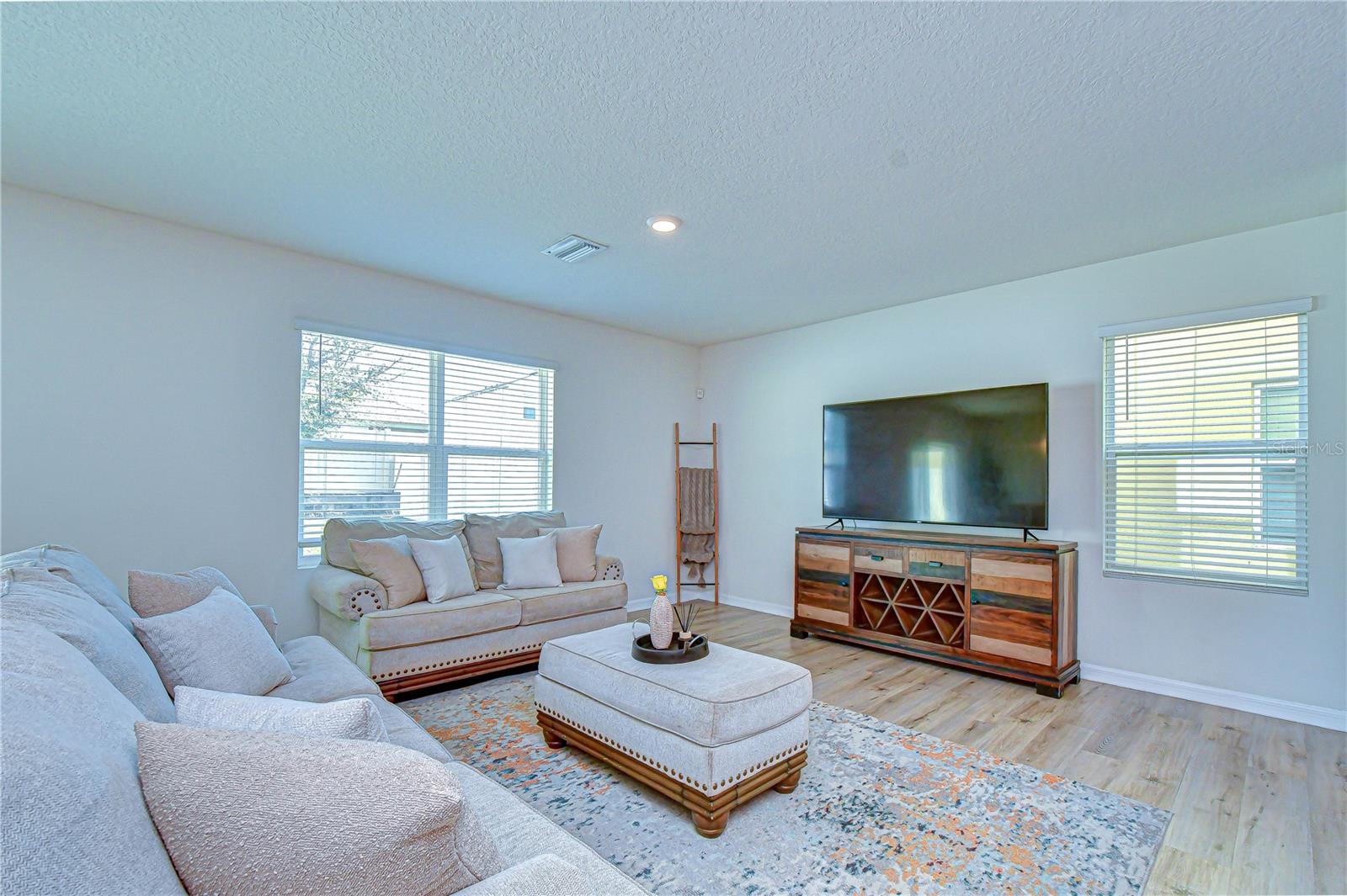 Image 9 of 77 For 11019 Leland Groves Dr