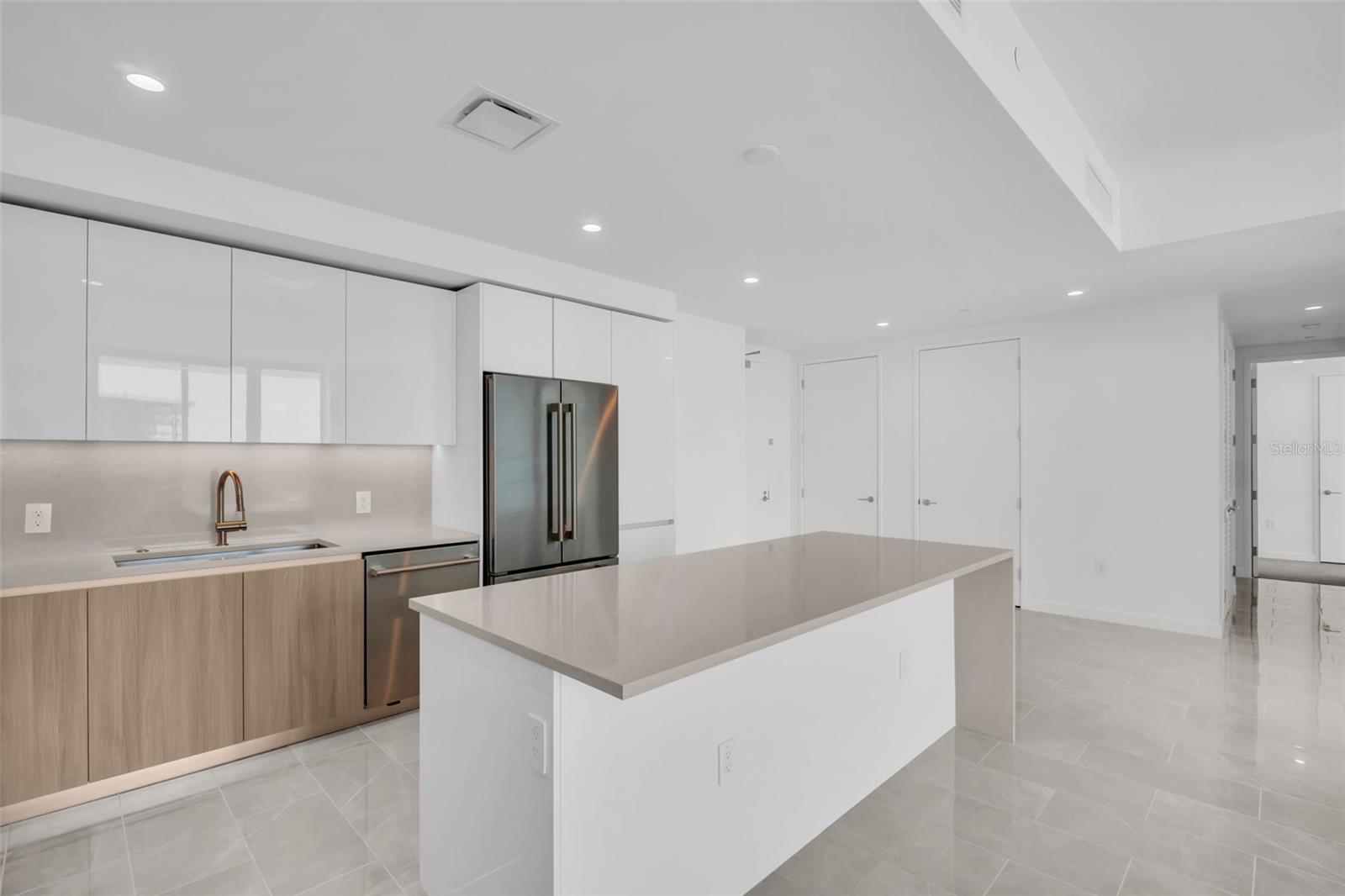 Image 5 of 70 For 400 Central Avenue 2605