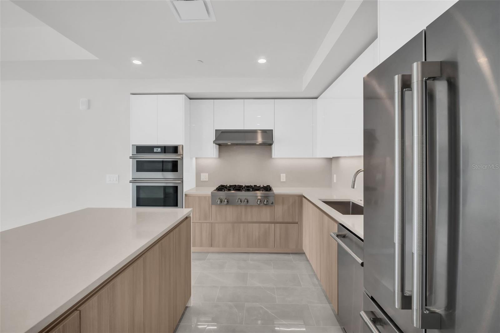 Image 9 of 70 For 400 Central Avenue 2605