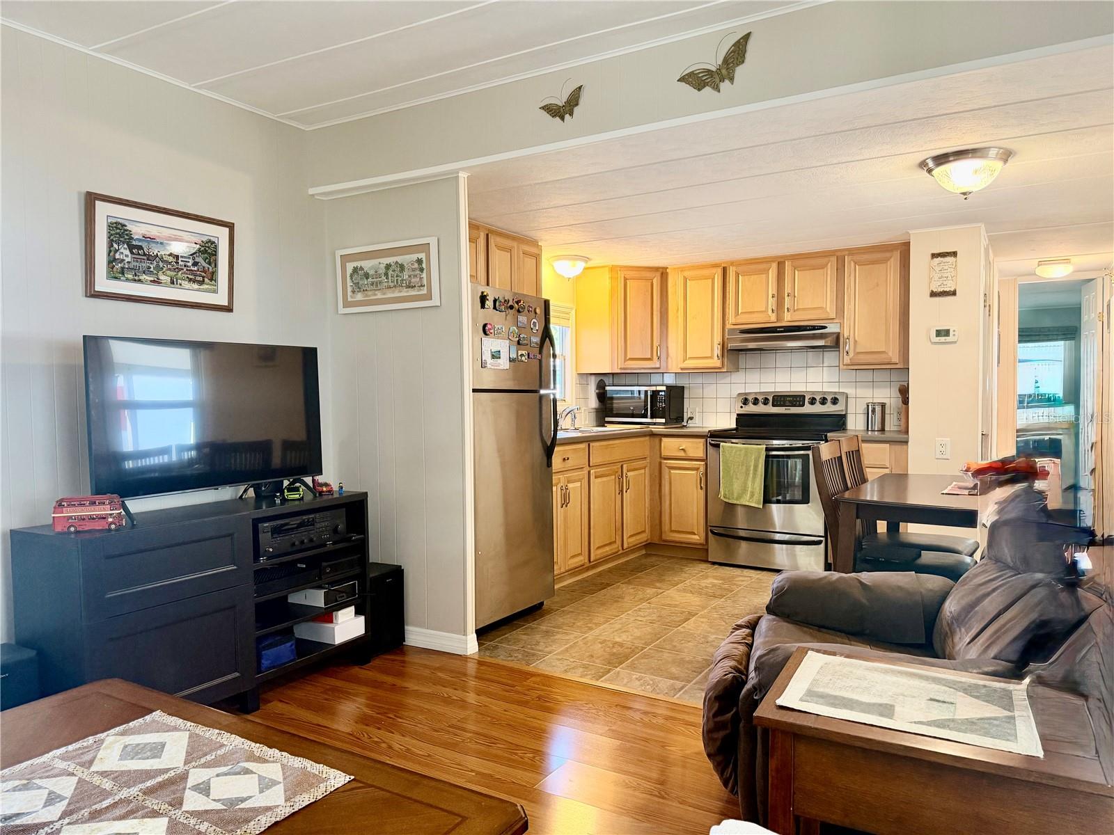 Image 5 of 29 For 9790 66th Street N 466