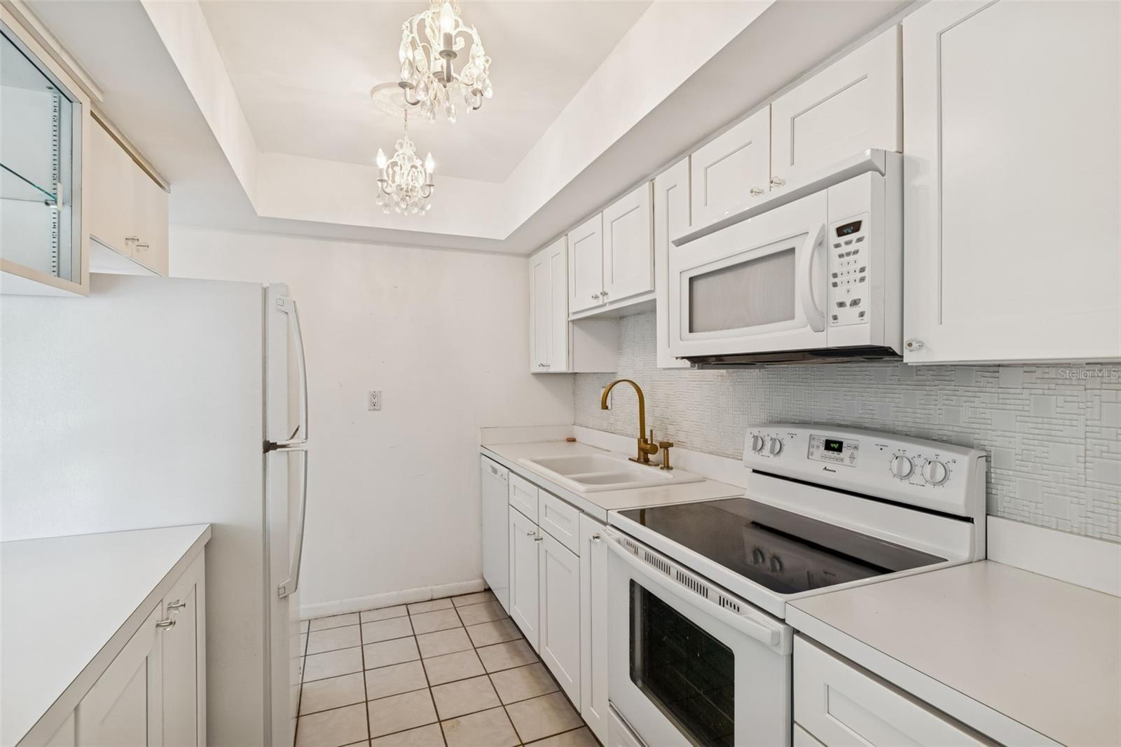 Image 12 of 36 For 850 Village Lake Ter N  106