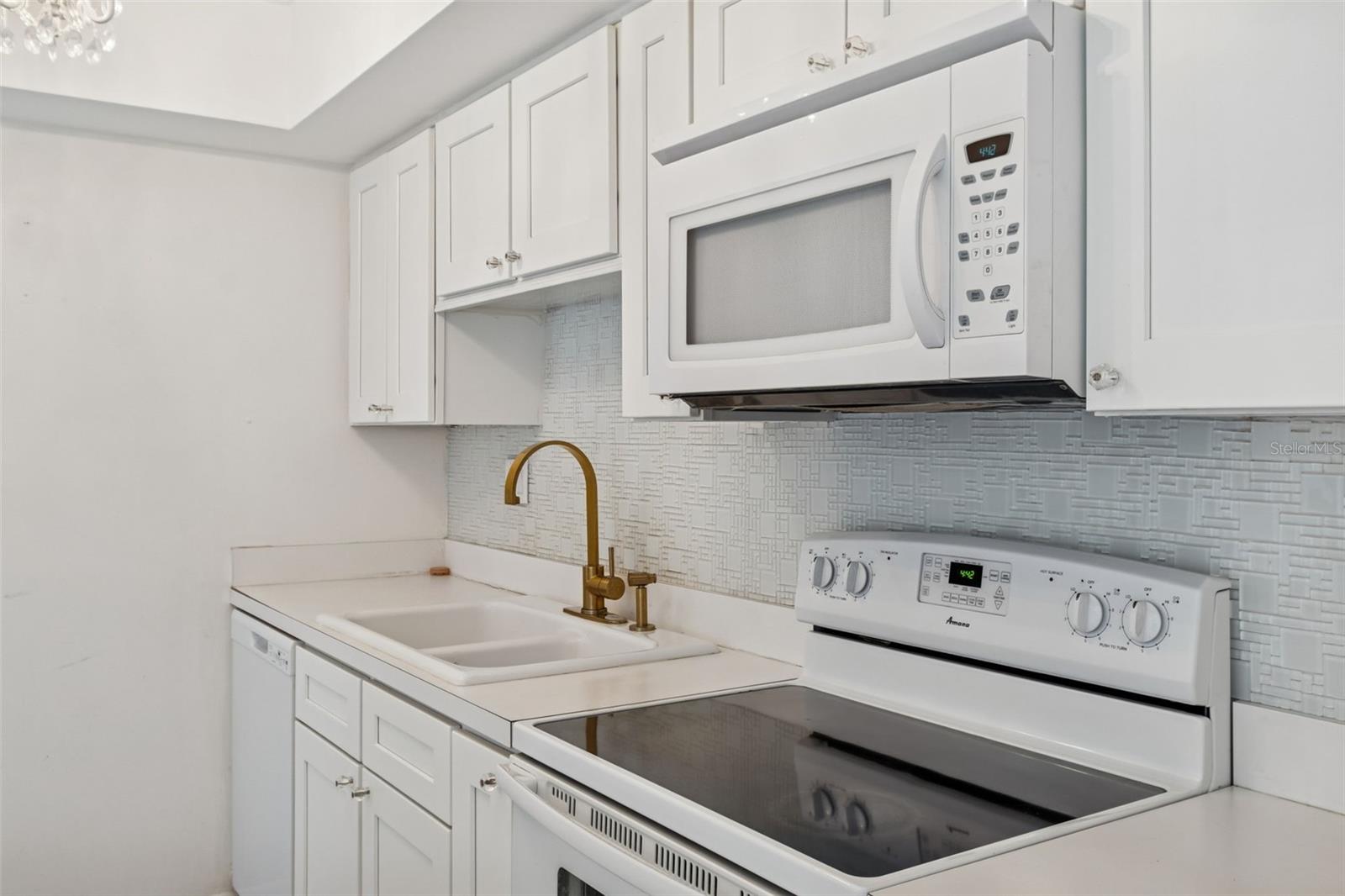 Image 13 of 36 For 850 Village Lake Ter N  106