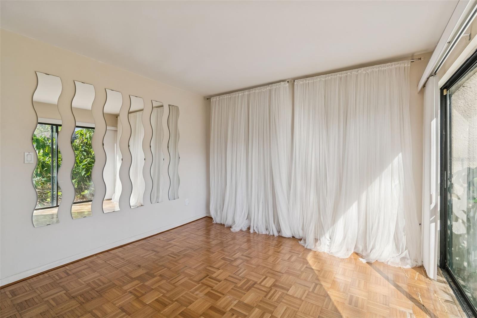 Image 17 of 36 For 850 Village Lake Ter N  106