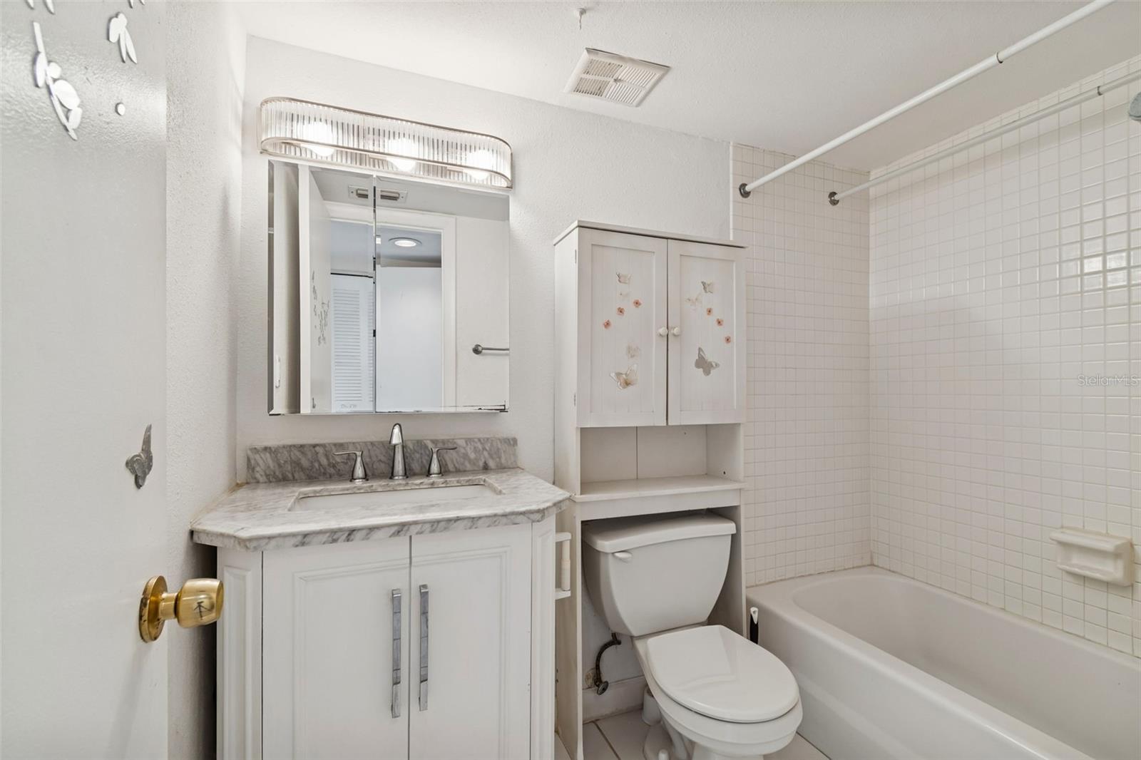 Image 22 of 36 For 850 Village Lake Ter N  106