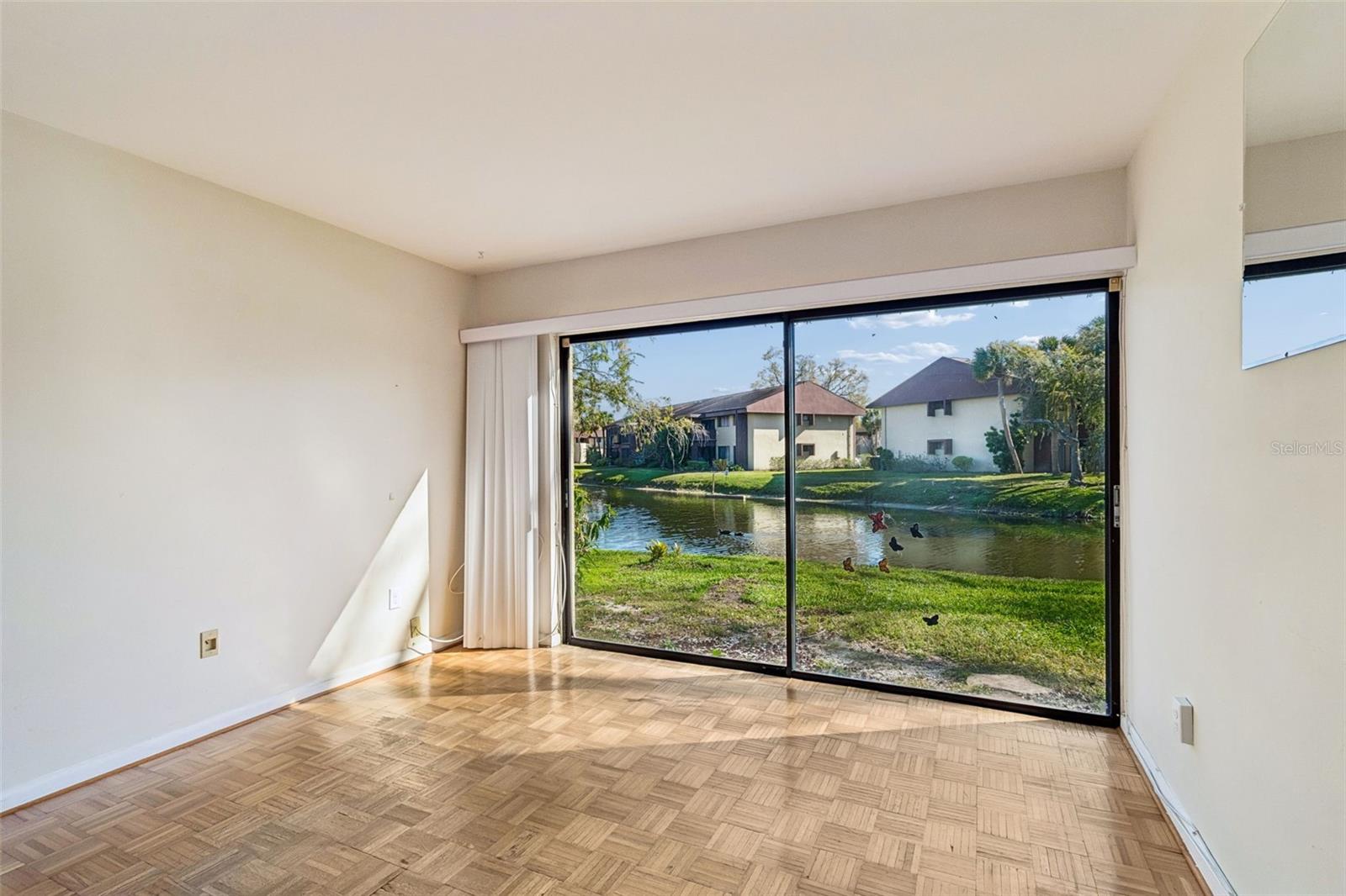 Image 29 of 36 For 850 Village Lake Ter N  106