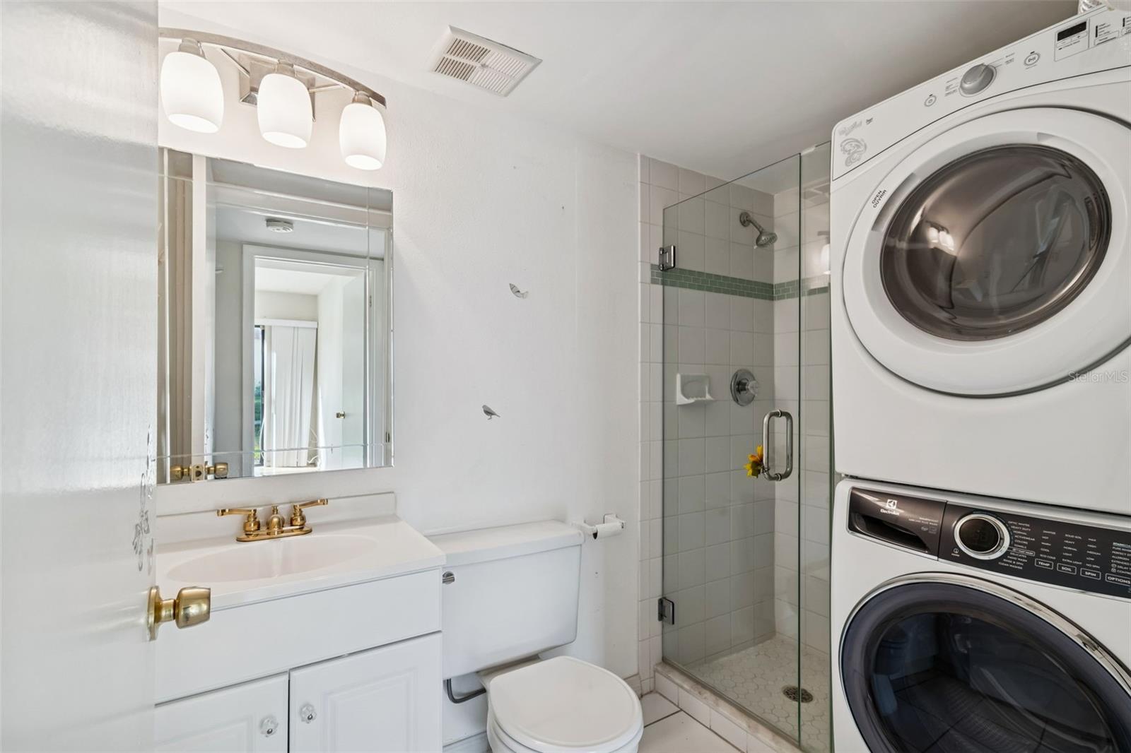 Image 31 of 36 For 850 Village Lake Ter N  106