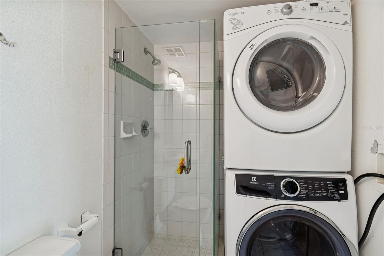 Image 32 of 36 For 850 Village Lake Ter N  106