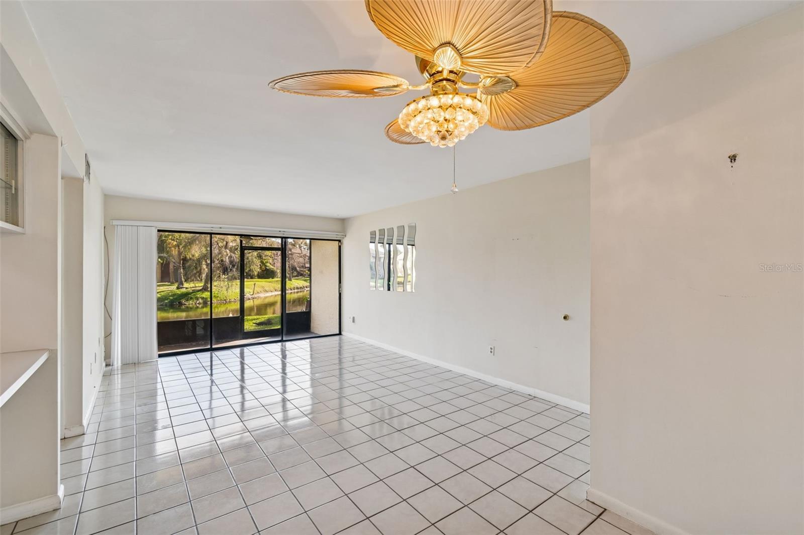 Image 5 of 36 For 850 Village Lake Ter N  106