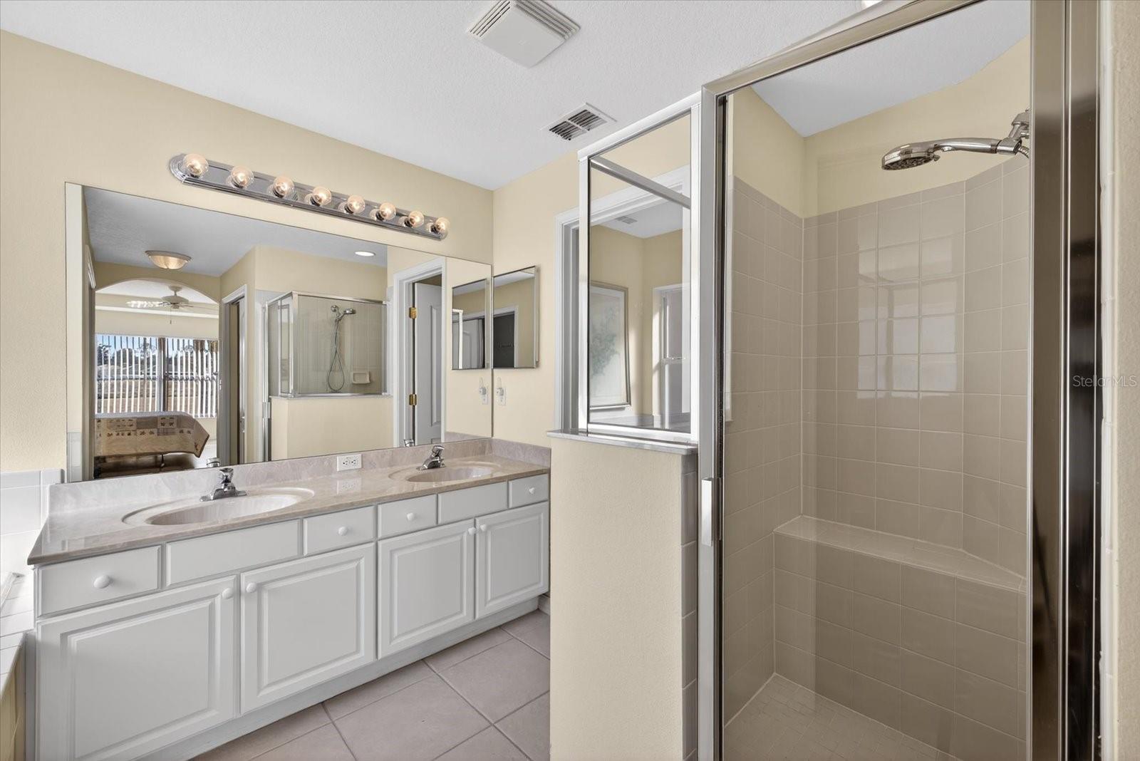 Image 18 of 49 For 10824 Collar Dr