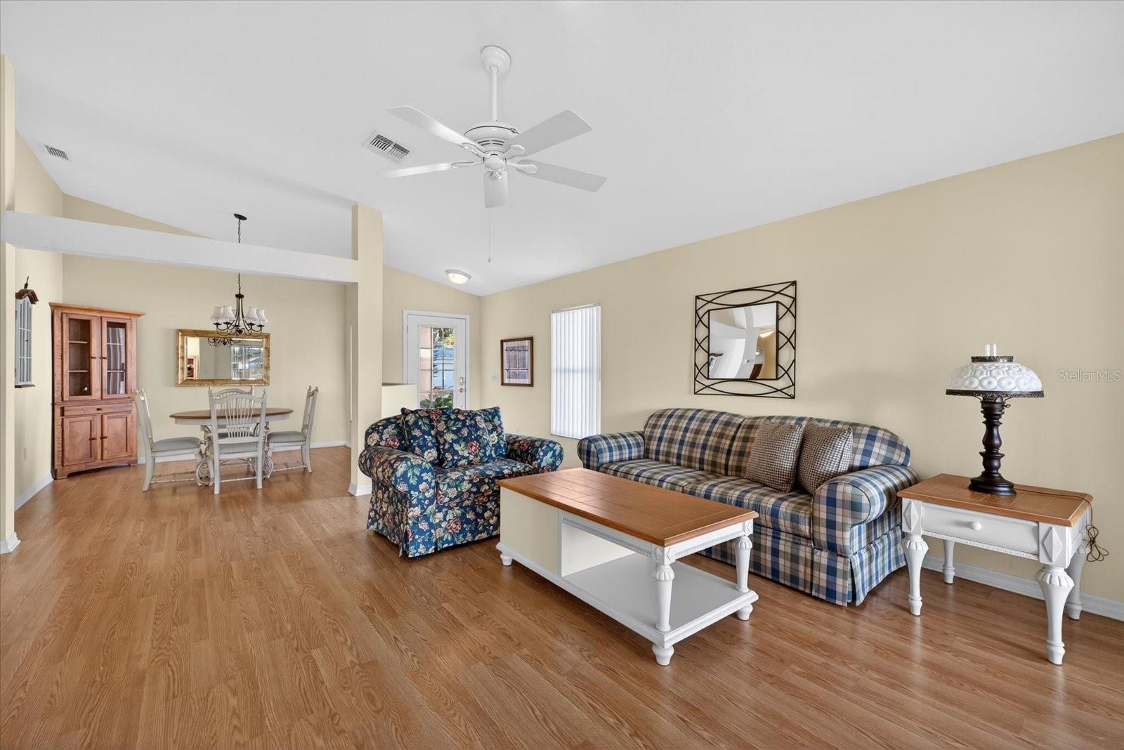 Image 5 of 49 For 10824 Collar Dr