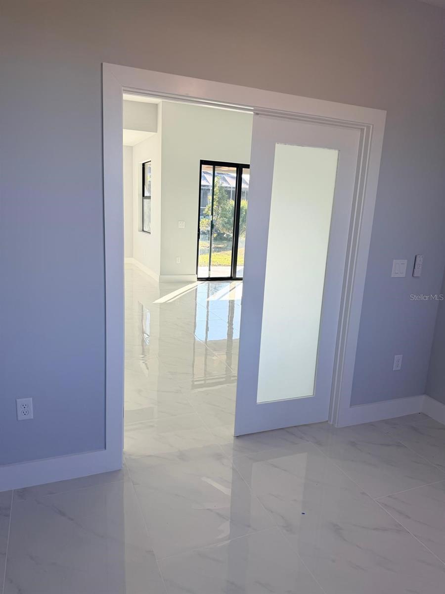 Image 12 of 62 For 313 El Dorado Boulevard N