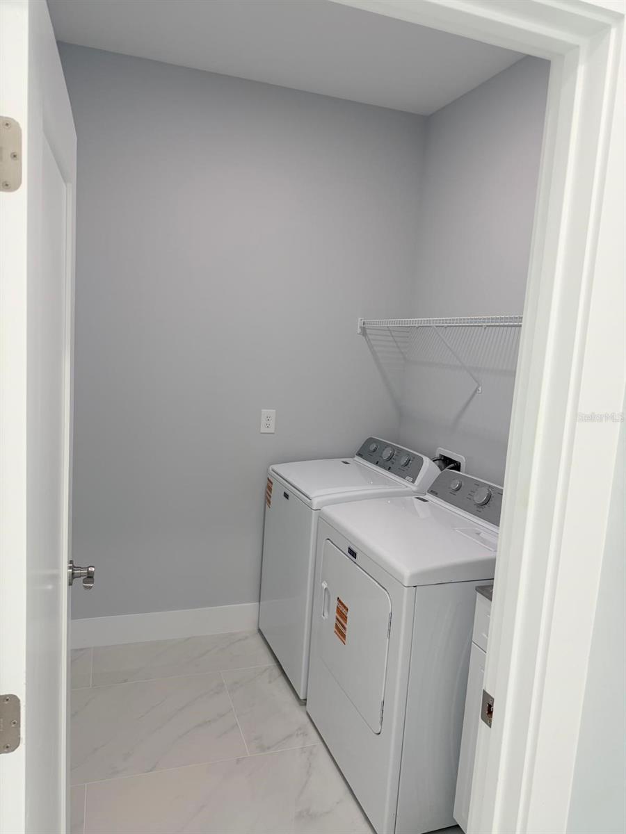 Image 14 of 62 For 313 El Dorado Boulevard N