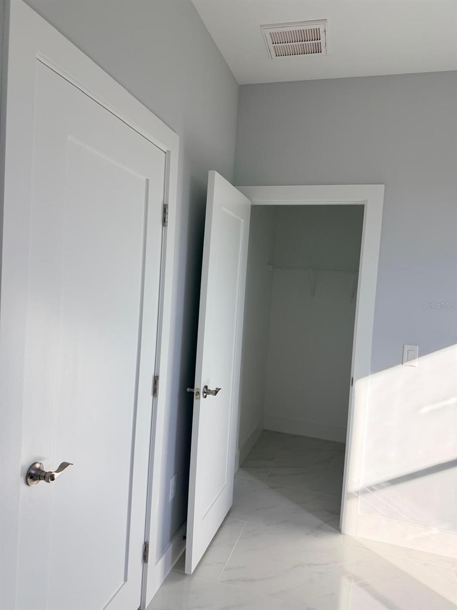 Image 23 of 62 For 313 El Dorado Boulevard N