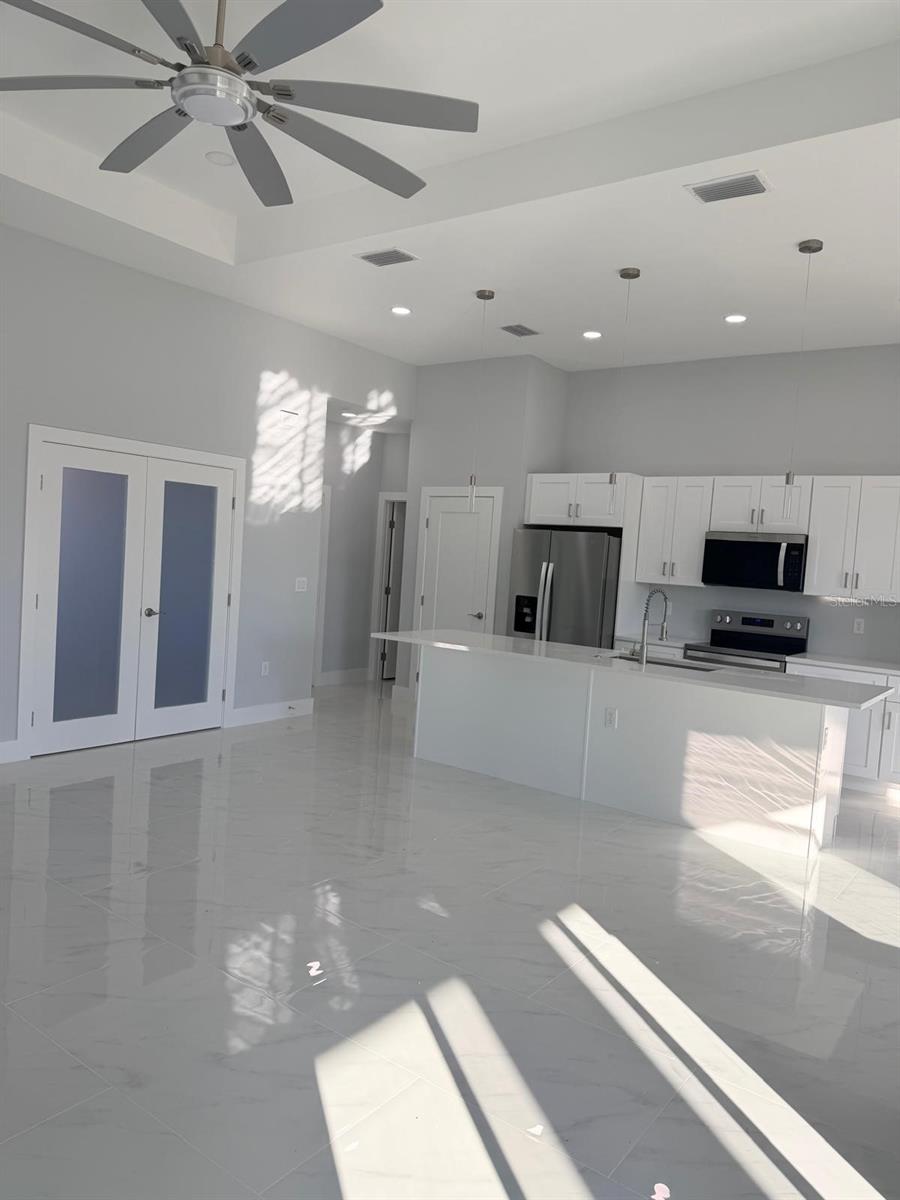 Image 6 of 62 For 313 El Dorado Boulevard N