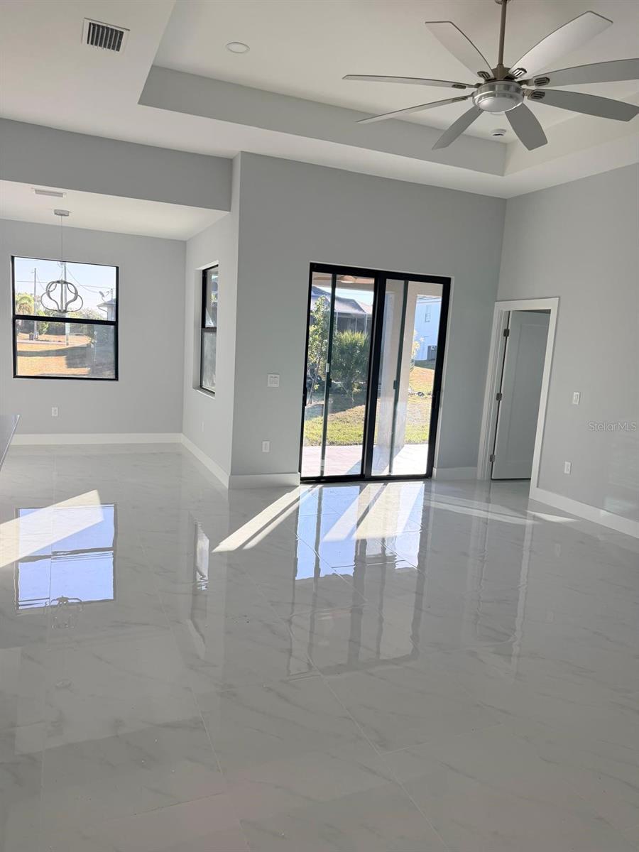 Image 9 of 62 For 313 El Dorado Boulevard N