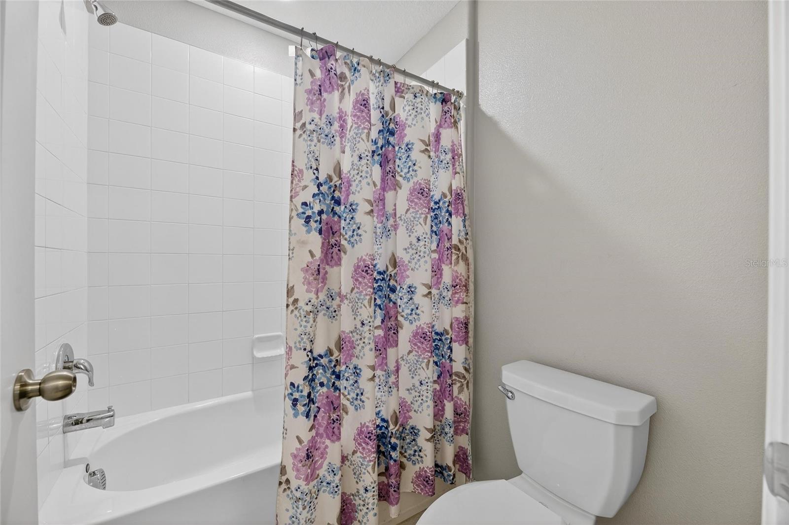 Listing photo id 28 for 16791 Delia Street