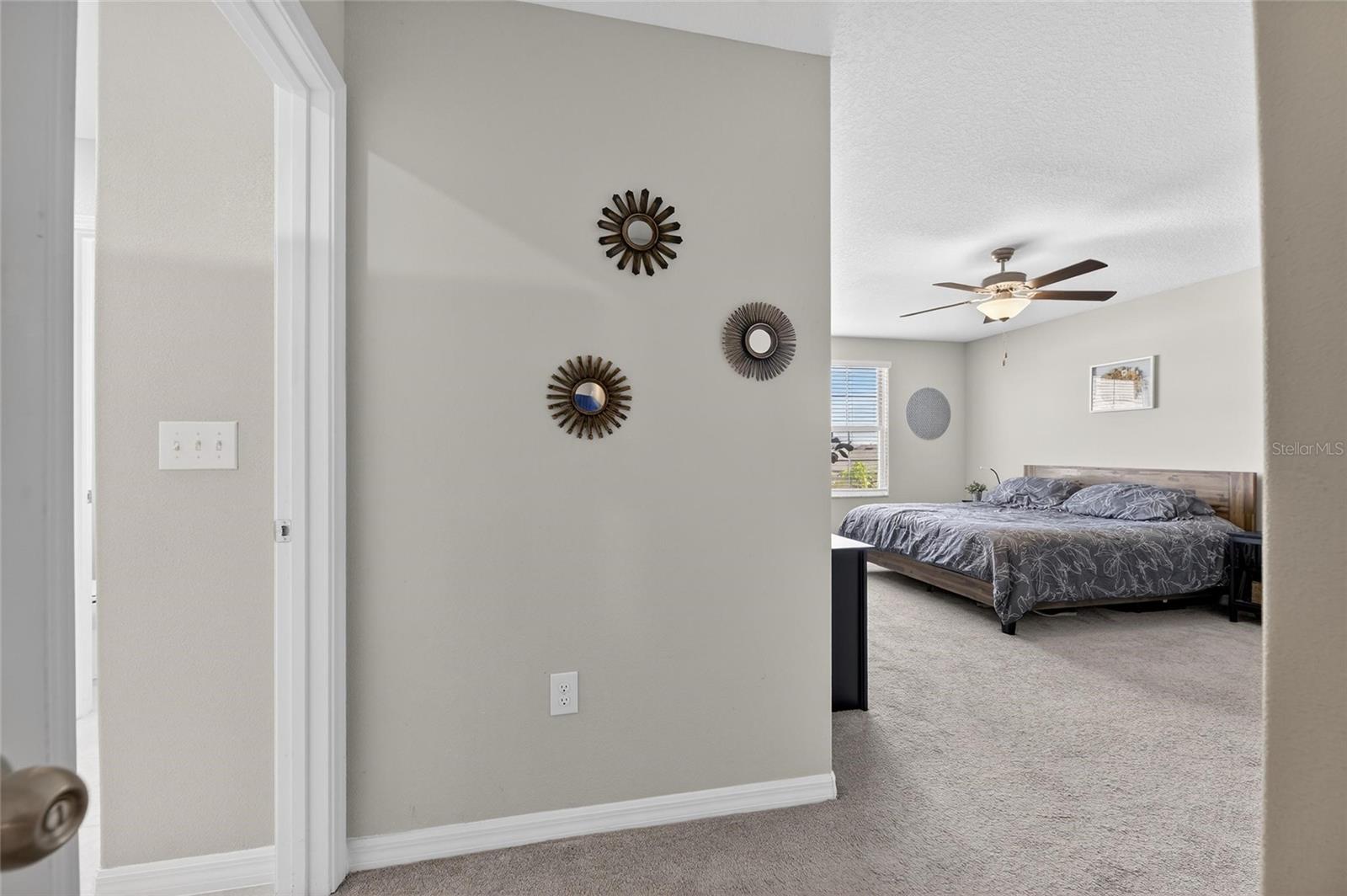 Listing photo id 32 for 16791 Delia Street