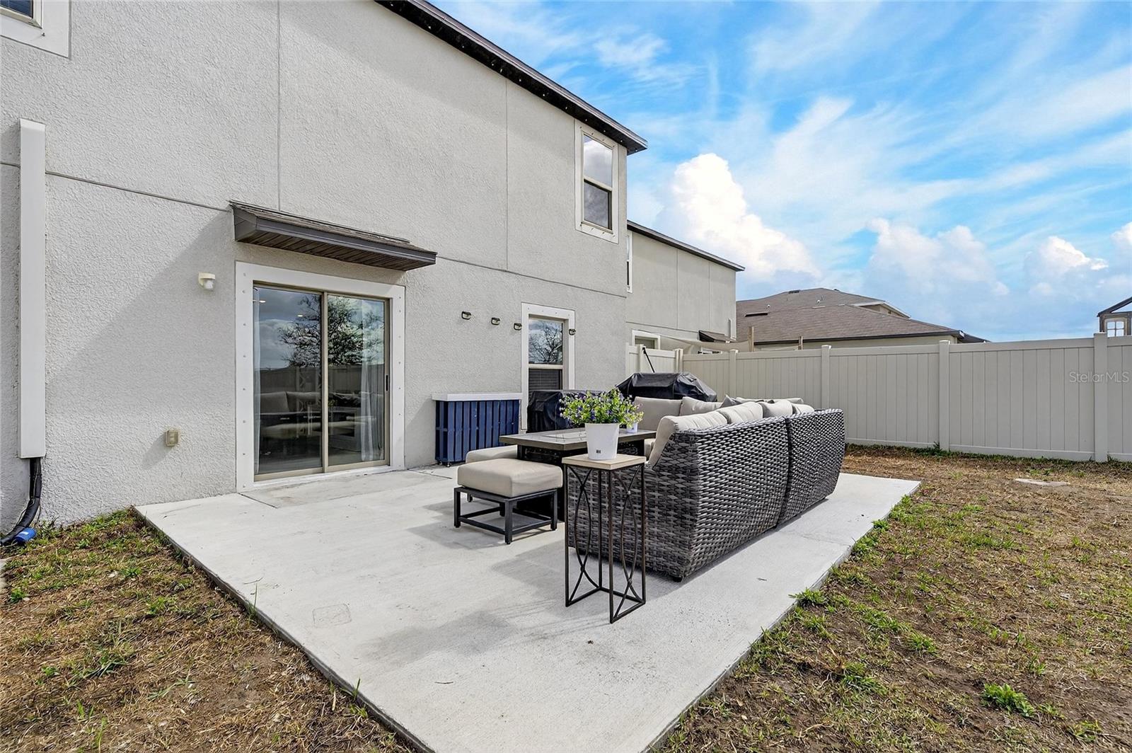 Listing photo id 40 for 16791 Delia Street