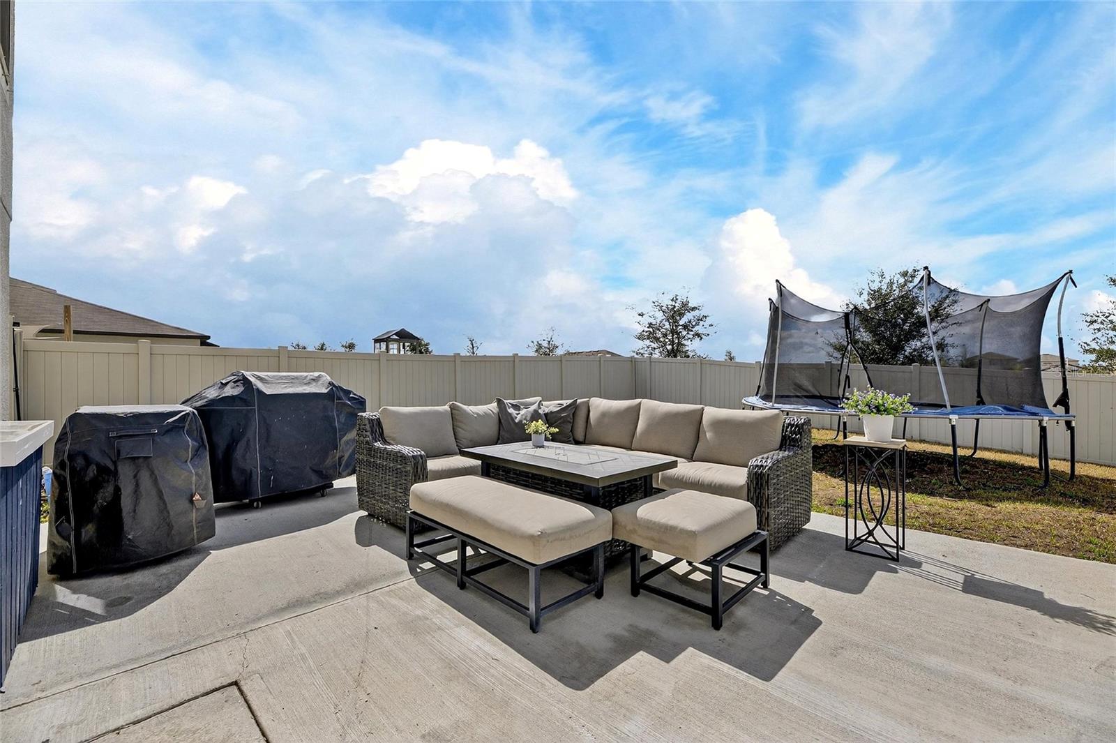 Listing photo id 41 for 16791 Delia Street