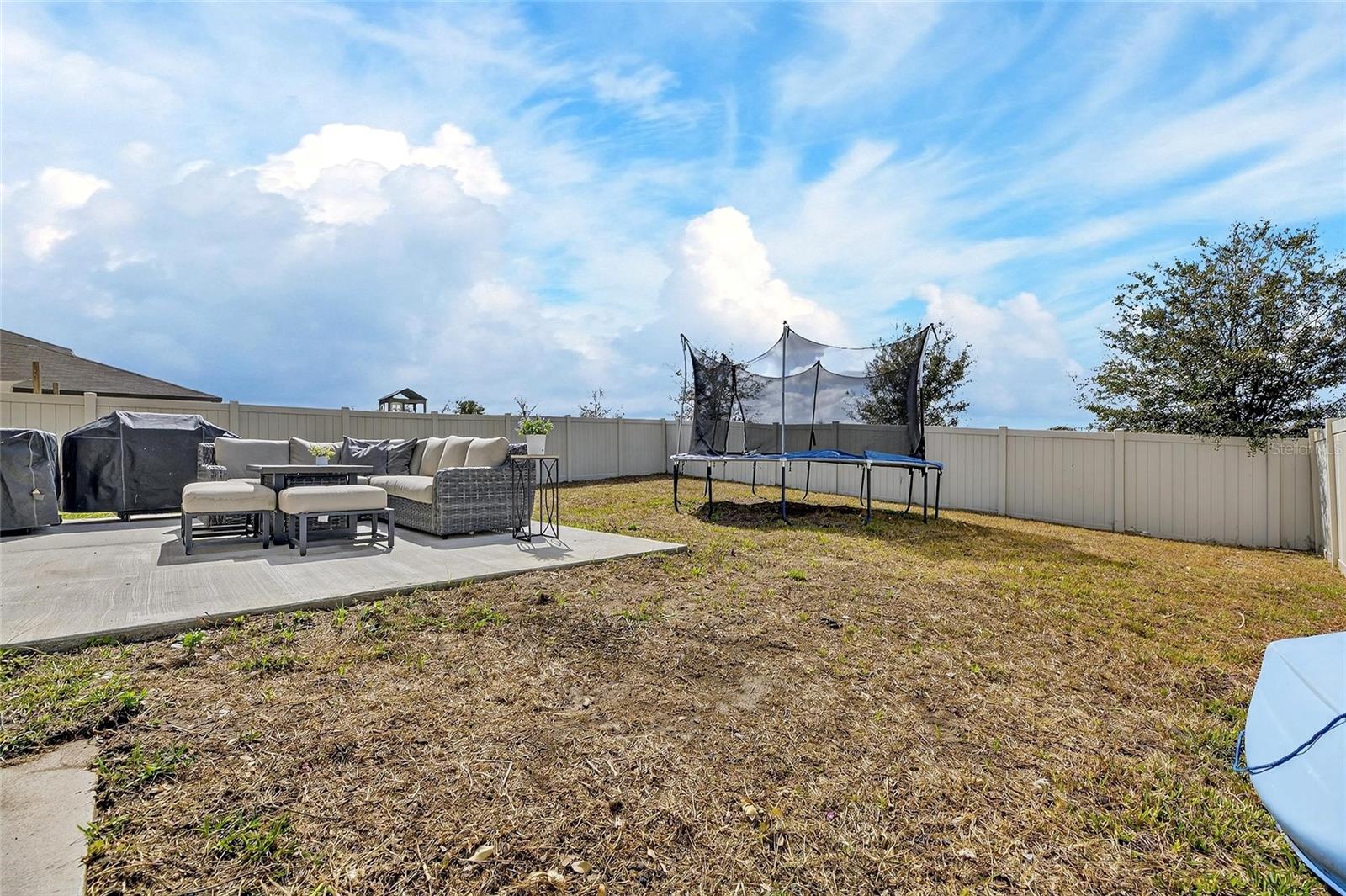 Listing photo id 42 for 16791 Delia Street