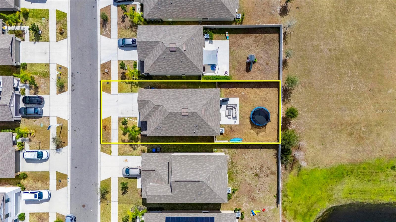 Listing photo id 47 for 16791 Delia Street