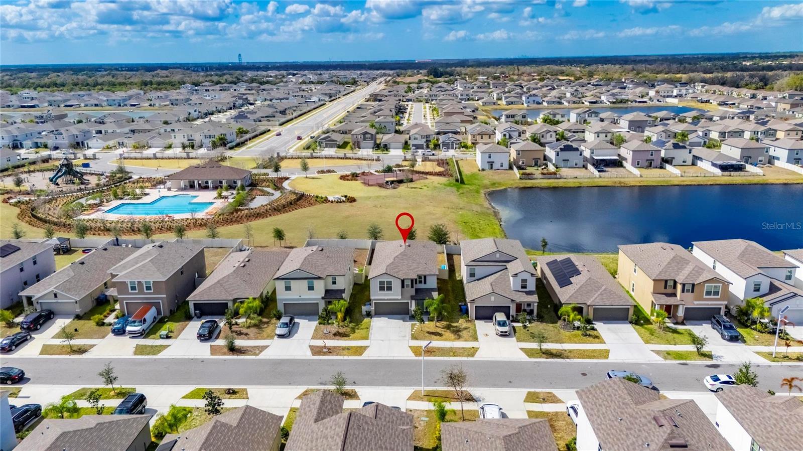 Listing photo id 48 for 16791 Delia Street