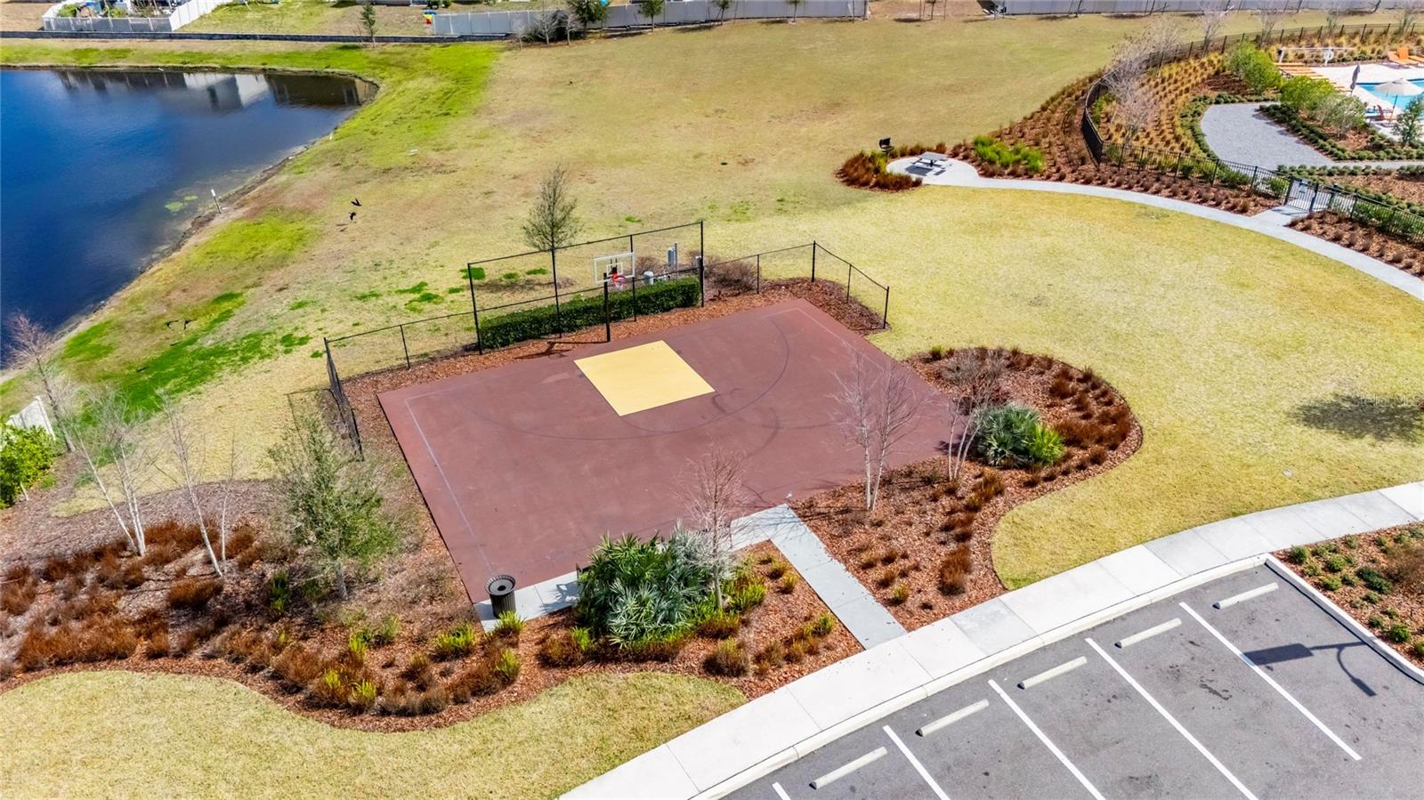 Listing photo id 53 for 16791 Delia Street