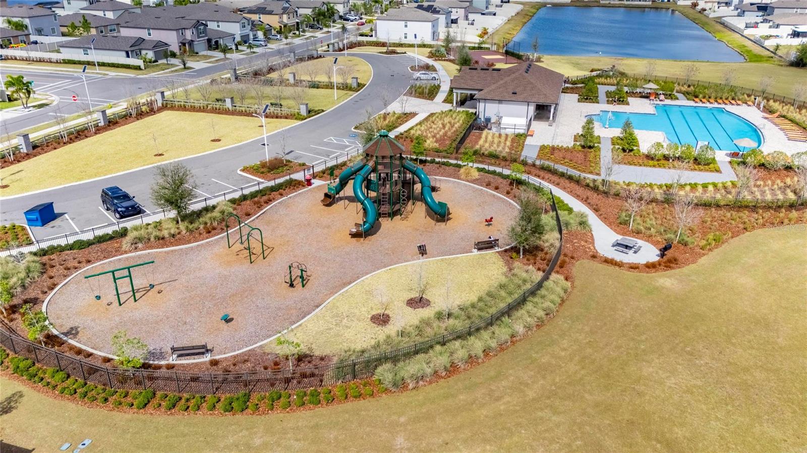 Listing photo id 54 for 16791 Delia Street