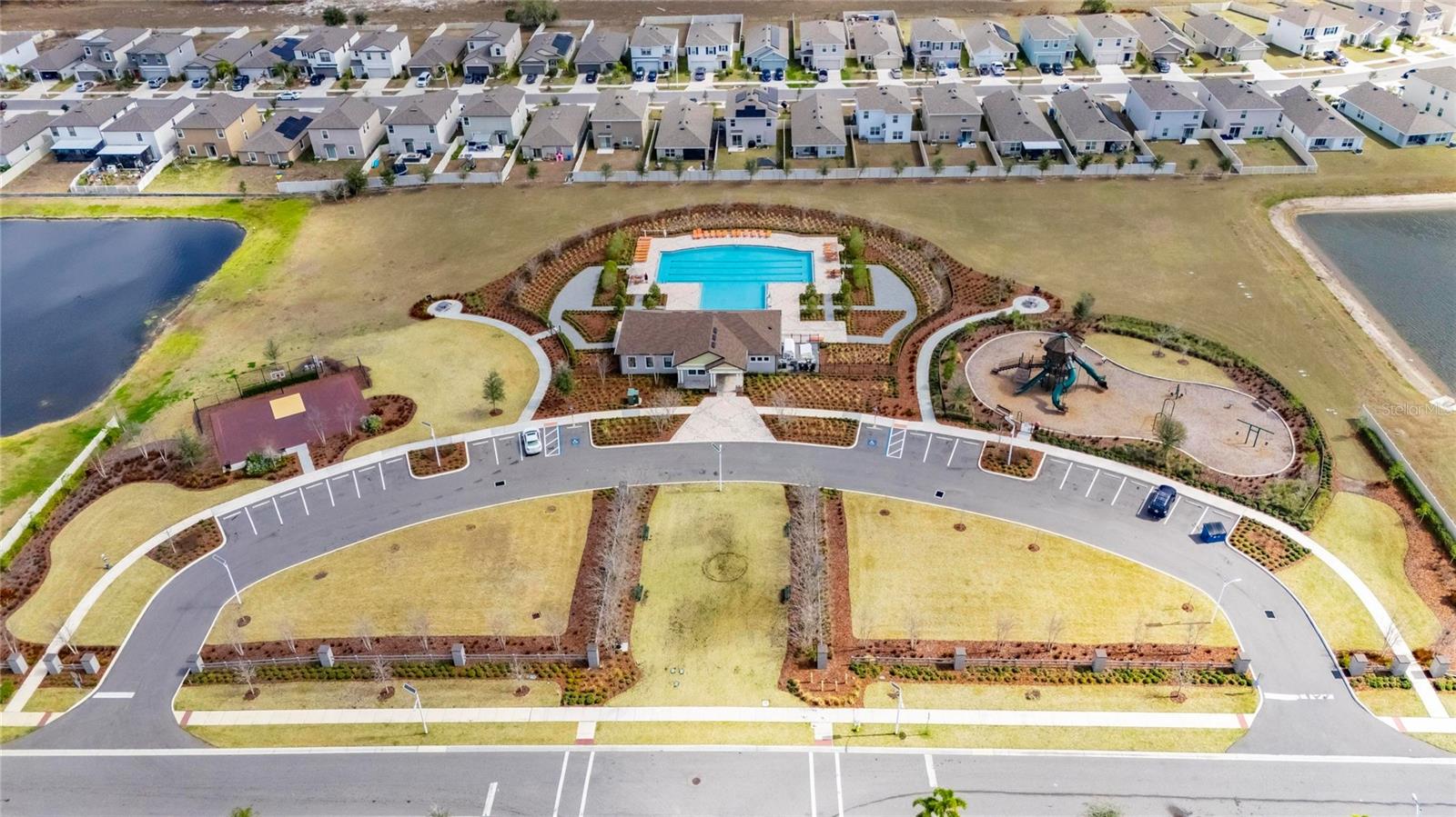 Listing photo id 55 for 16791 Delia Street