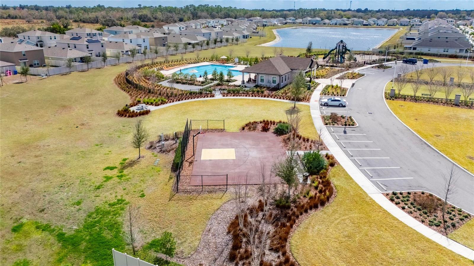 Listing photo id 56 for 16791 Delia Street