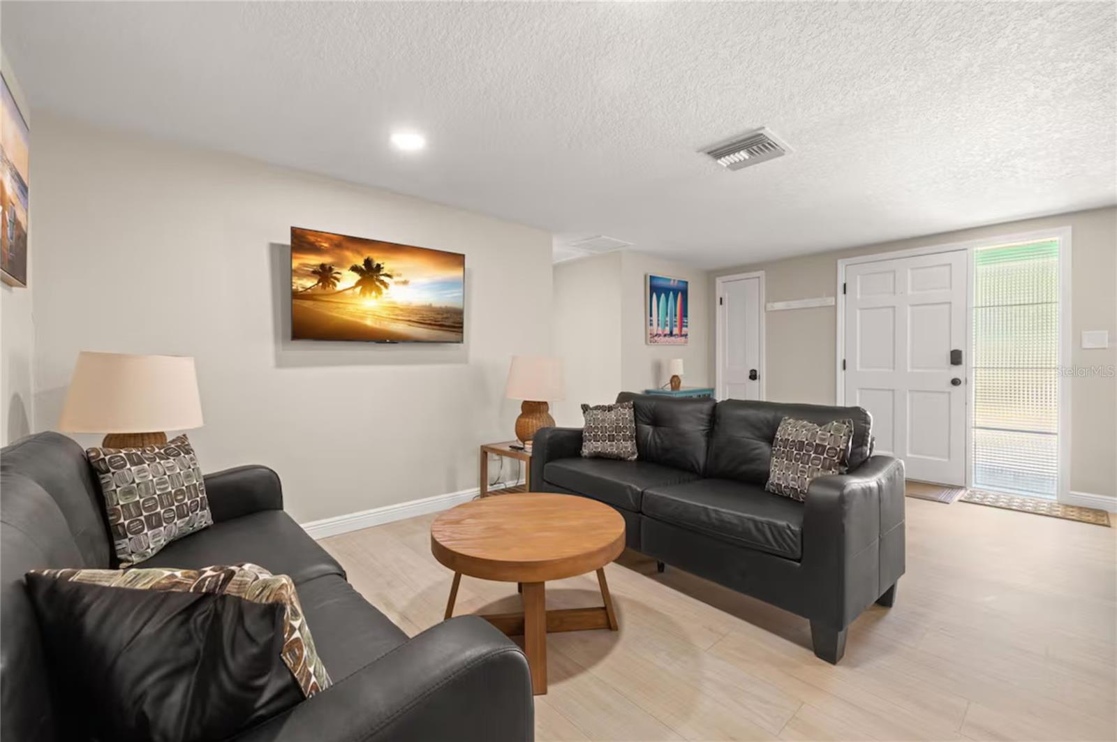 Image 11 of 44 For 201 South Street