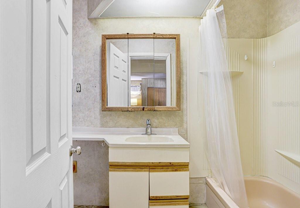 Image 16 of 20 For 4921 Regnas Avenue