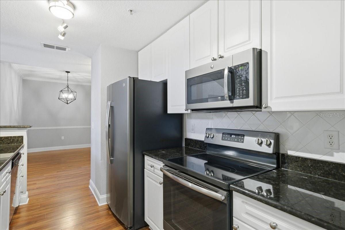 Image 18 of 67 For 4221 Spruce Street 1403